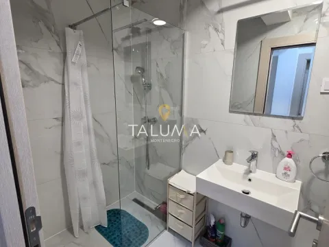 Izdavanje, dvosoban stan, 68m², Stara Varoš, Podgorica - image 4