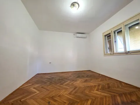 Rent, house, 110m², Tološka šuma, Podgorica - image 12