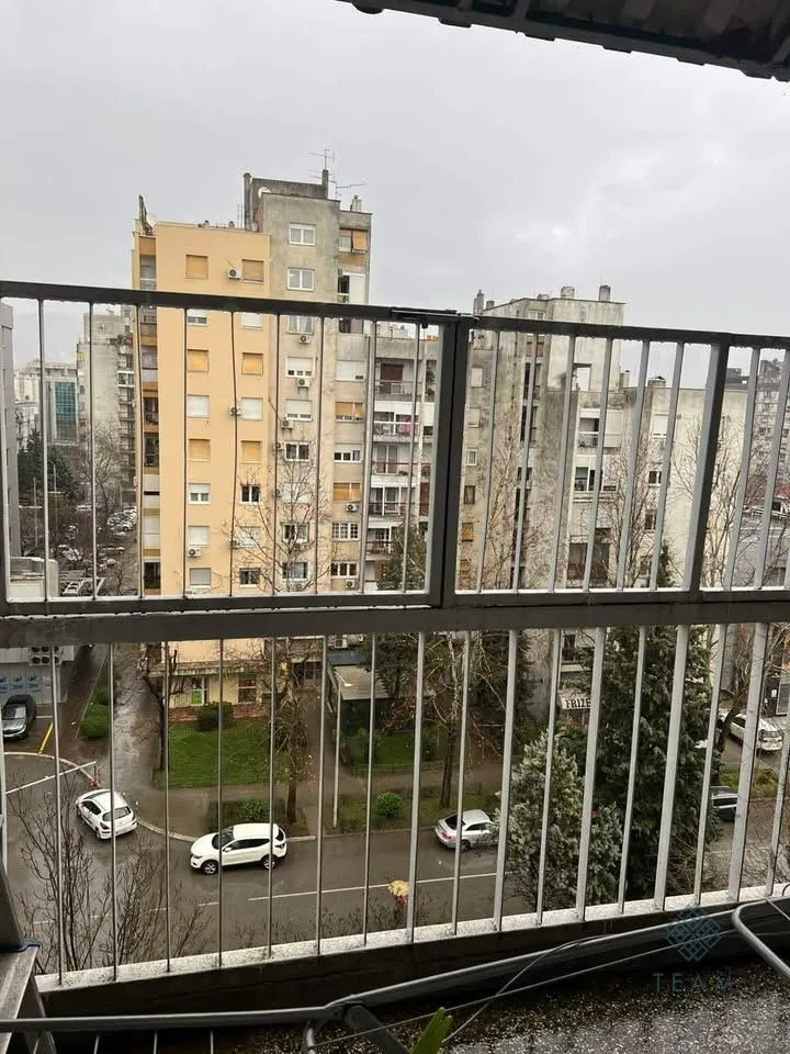 Rent, three bedroom apartment, 100m², Pejton, Podgorica