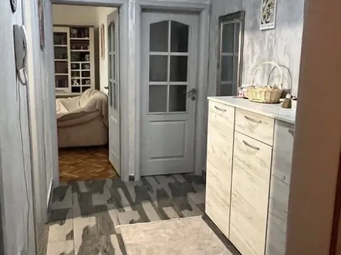 Rent, two bedroom apartment, 100m², Pejton, Podgorica - image 13