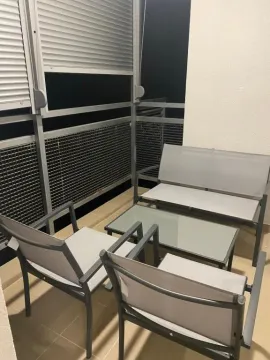 Namještena terasa sa garniturom za sedenje. - image 5