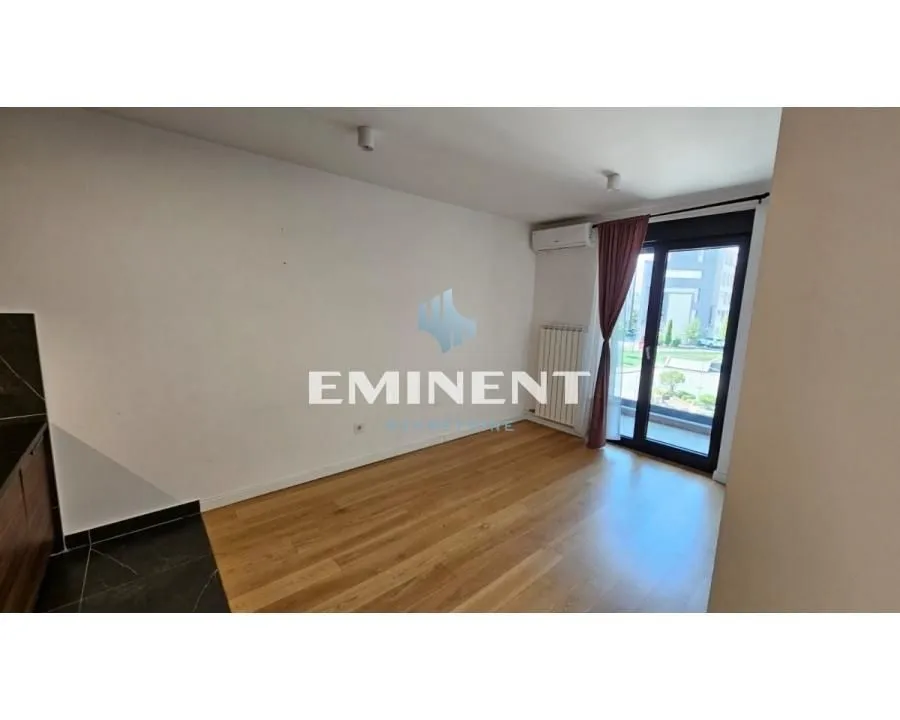 Izdavanje, dvosoban stan, 44m², Novi Beograd Blok 65, Novi Beograd Sve Podlokacije