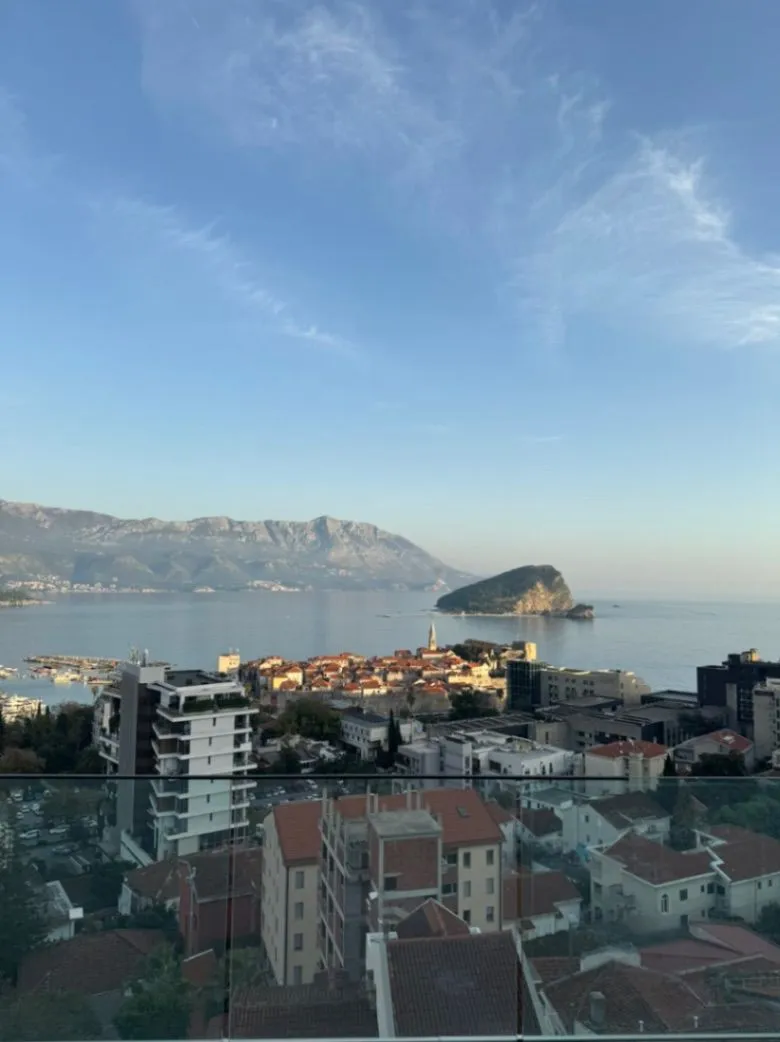 Prodaja, trosoban stan, 263m², Komoševina, Budva