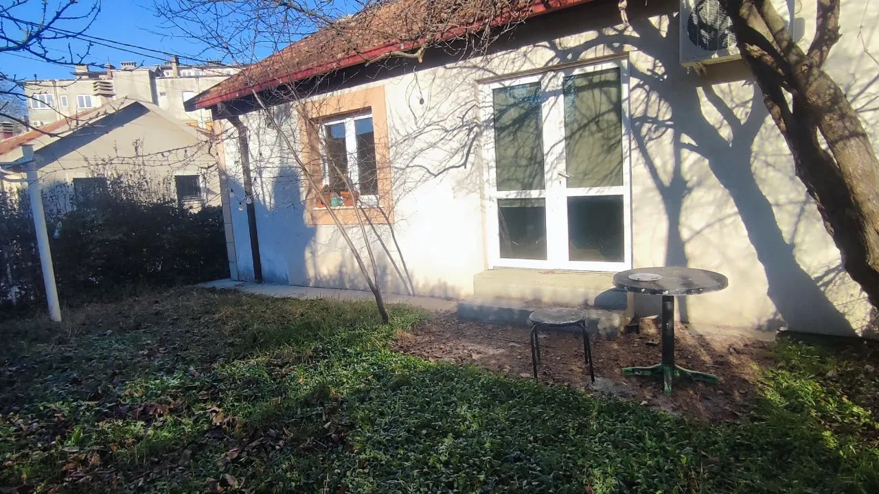 Rent, house, 85m², Centar, Nikšić