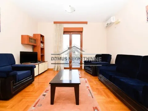 Izdavanje, jednosoban stan, 50m², Preko Morače, Podgorica - image 1