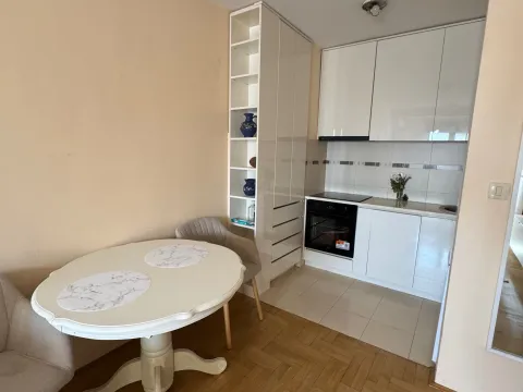 Rent, one bedroom apartment, 40m², Stari Aerodrom, Podgorica - image 2