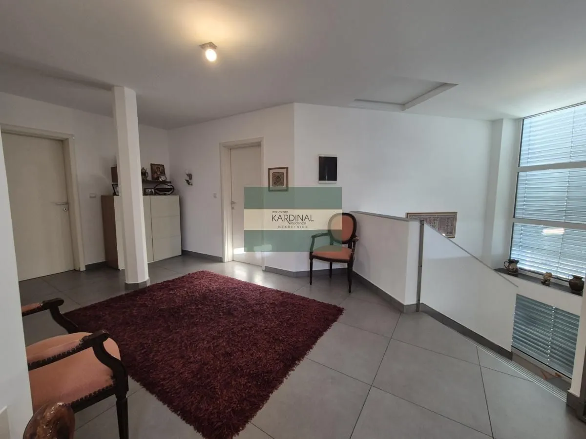 Prodaja, kuća, 528m², Budžino brdo, Jagodina