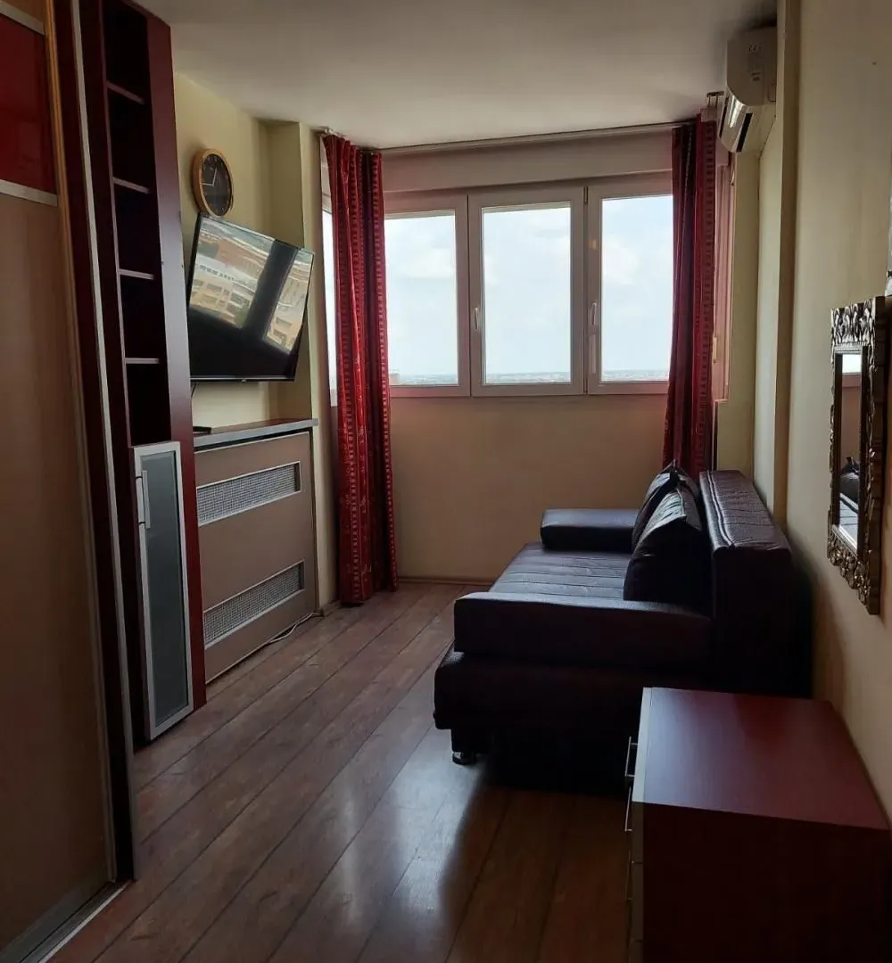 Izdavanje, četvorosoban stan, 115m², Hala Pionir, Palilula Sve Podlokacije