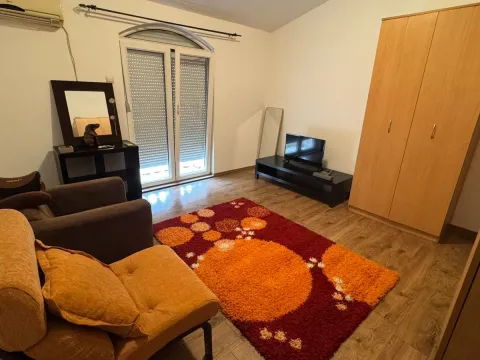 Izdavanje, trosoban stan, 120m², City Kvart, Podgorica - image 7