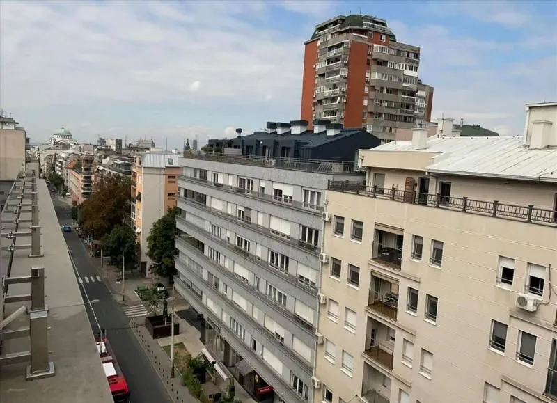 Izdavanje, trosoban stan, 110m², Čubura, Beograd