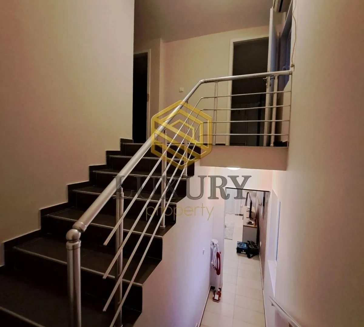 Prodaja, dvosoban stan, 80m², Ljubović, Podgorica