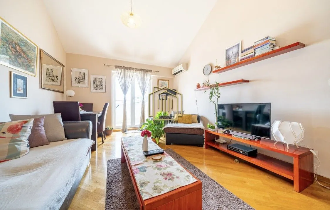 Izdavanje, jednosoban stan, 52m², Preko Morače, Podgorica