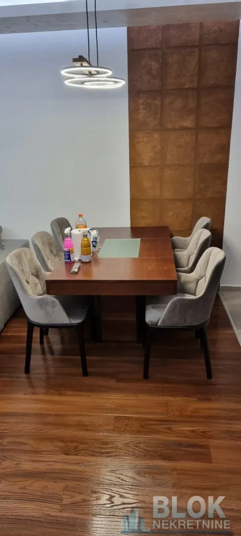 Izdavanje, dvosoban stan, 75m², City Kvart, Podgorica