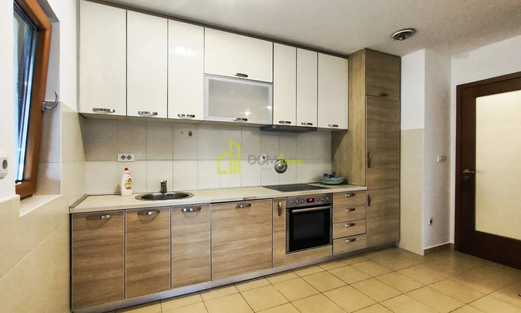 Izdavanje, dvosoban stan, 87m², Tološka šuma, Podgorica