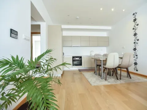 Rent, two bedroom apartment, 73m², Budva, Crna Gora - image 4