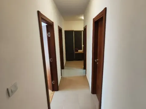 Izdavanje, dvosoban stan, 73m², Tuški Put, Podgorica - image 2