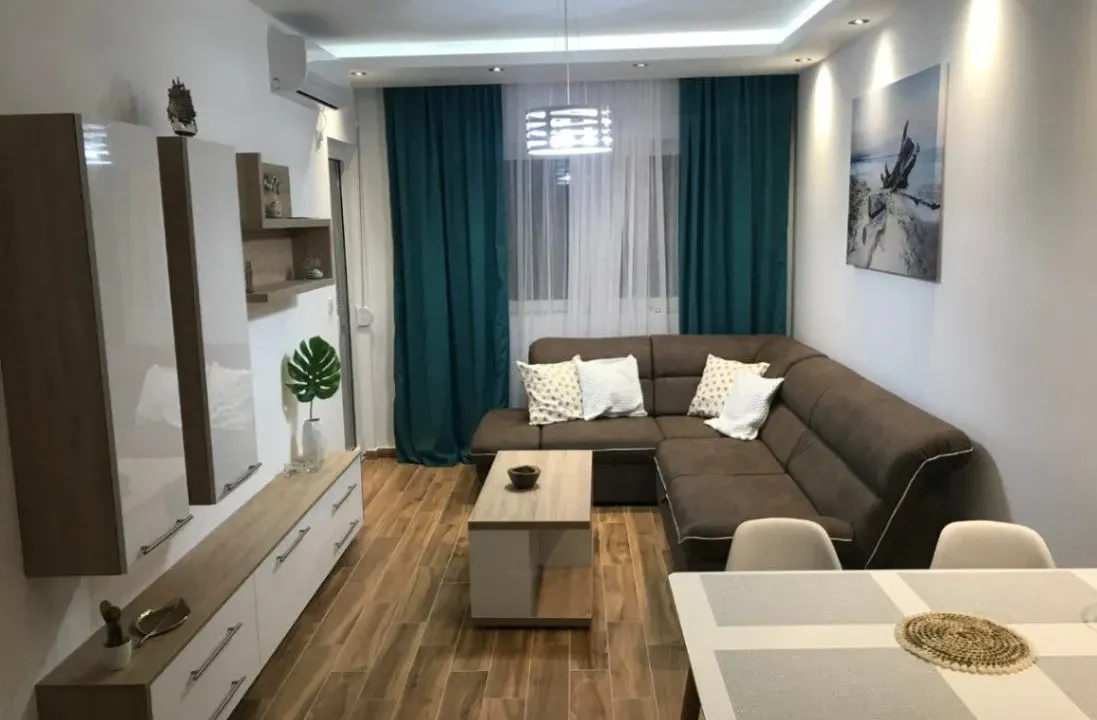Izdavanje, jednosoban stan, 45m², Maslinjak, Budva