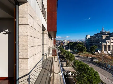 Rent, three bedroom apartment, 204m², Kod Capital Plaze, Podgorica - image 31