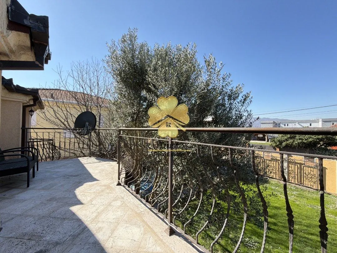 Izdavanje, kuća, 180m², Donja Gorica, Podgorica