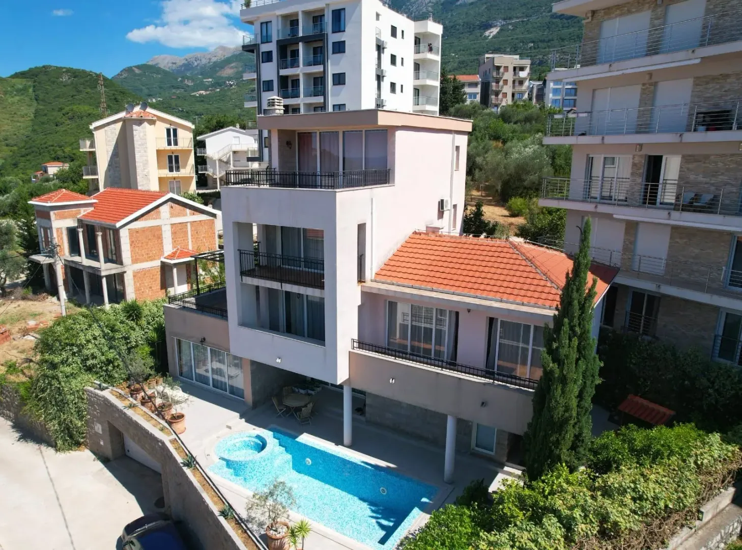 Prodaja, kuća, 495m², Bečići, Budva