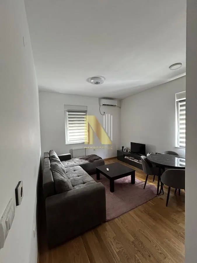 Izdavanje, dvosoban stan, 46m², Rotkvarija, Novi Sad Sve Podlokacije