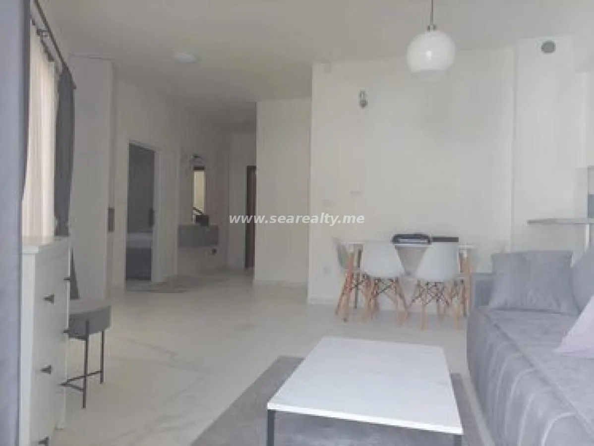 Izdavanje, dvosoban stan, 64m², Budva, Crna Gora
