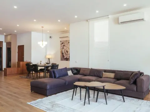 Izdavanje, kuća, 450m², Krimovica, Kotor - image 4