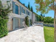Prodaja, četvorosoban stan, 2000m2, Trebešin, Herceg Novi