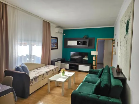 Rent, one bedroom apartment, 55m², Tološi, Podgorica - image 2