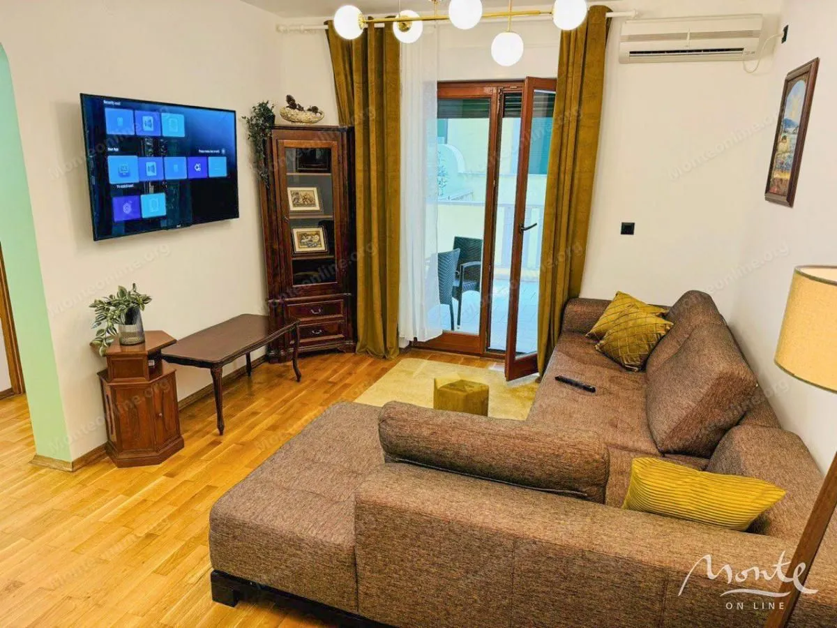 Sale, three bedroom apartment, 120m², Petrovac, Budva