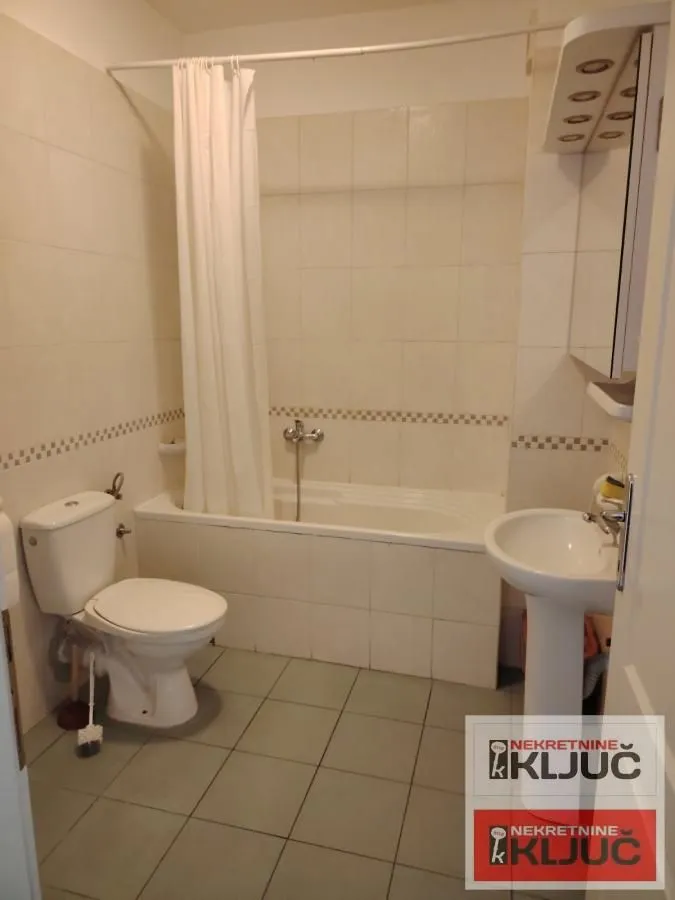 Prodaja, dvosoban stan, 46m², Bulevar Oslobodjenja, Novi Sad Sve Podlokacije