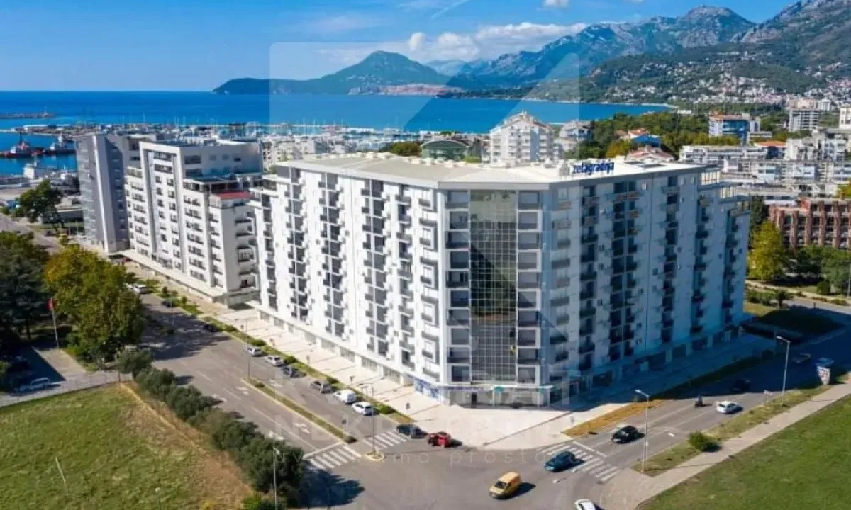 Rent, office space, 90m², Centar, Bar