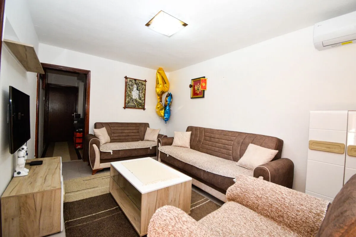 Prodaja, kuća, 300m², Stari Aerodrom, Podgorica