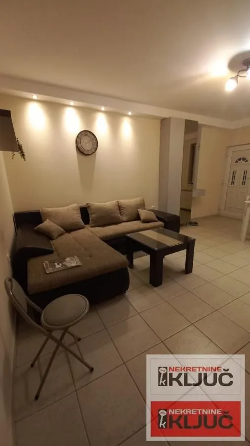 Izdavanje, jednosoban stan, 40m², Sremska Kamenica, Petrovaradin