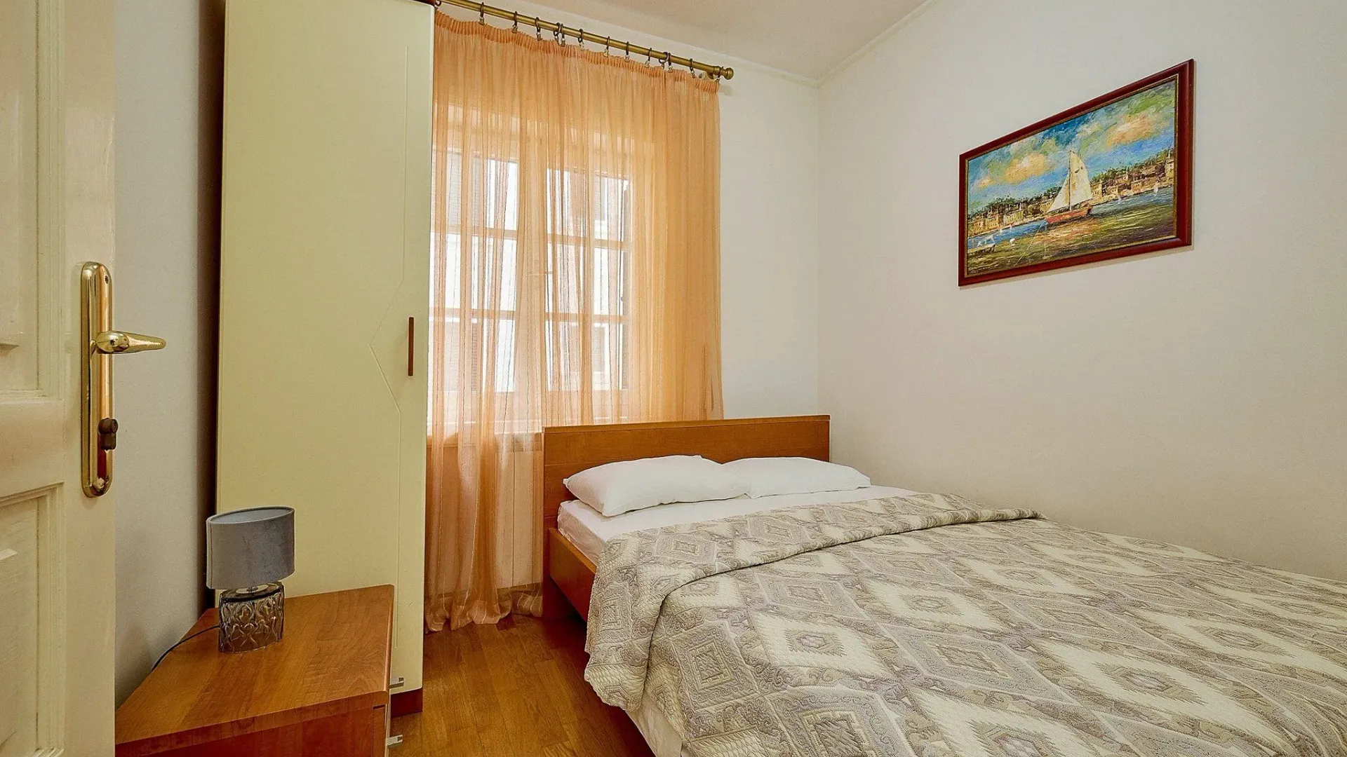 Sale, four bedroom apartment, 89m², Sveti Stefan, Budva