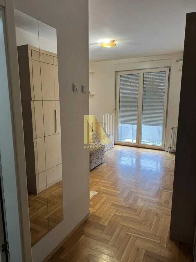 Izdavanje, garsonjera, 24m², Novi Sad, Srbija
