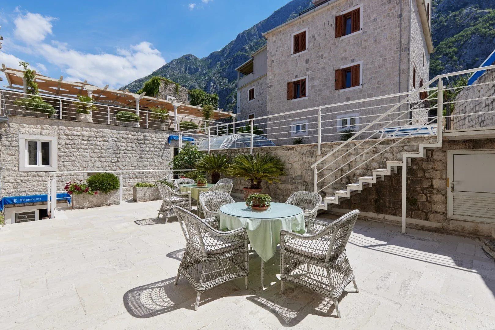 Rent, house, 2117m², Kotor, Crna Gora