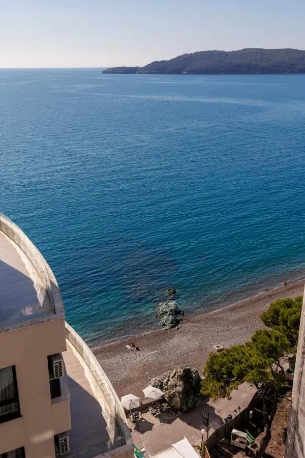 Sale, one bedroom apartment, 49m², Bečići, Budva