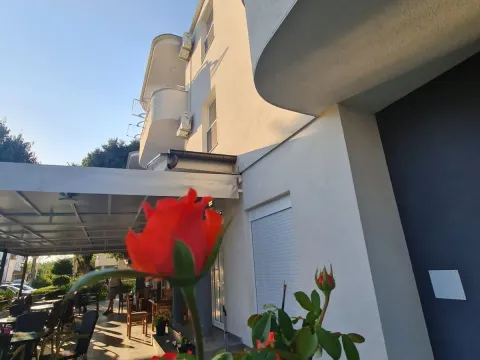 Sale, office space, 900m², Ulcinj, Crna Gora - image 8