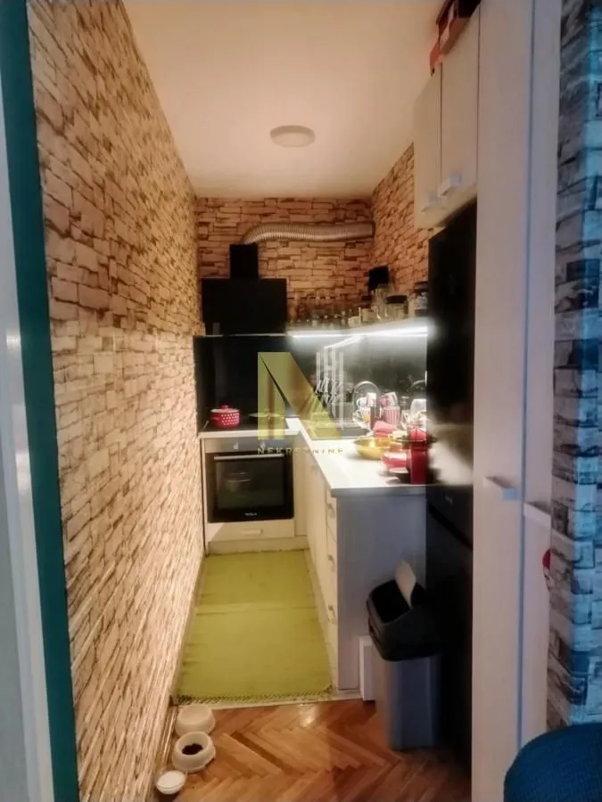 Prodaja, dvosoban stan, 35m², Bulevar Oslobodjenja, Novi Sad Sve Podlokacije