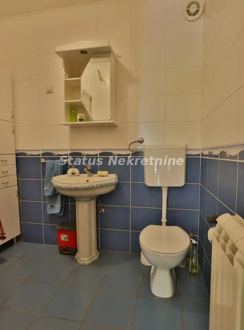 Prodaja, kuća, 322m², Ledinci, Petrovaradin