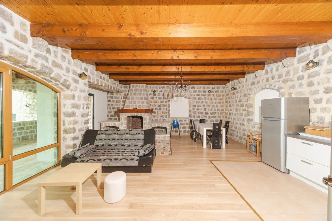Sale, house, 458m², Kuljače, Budva