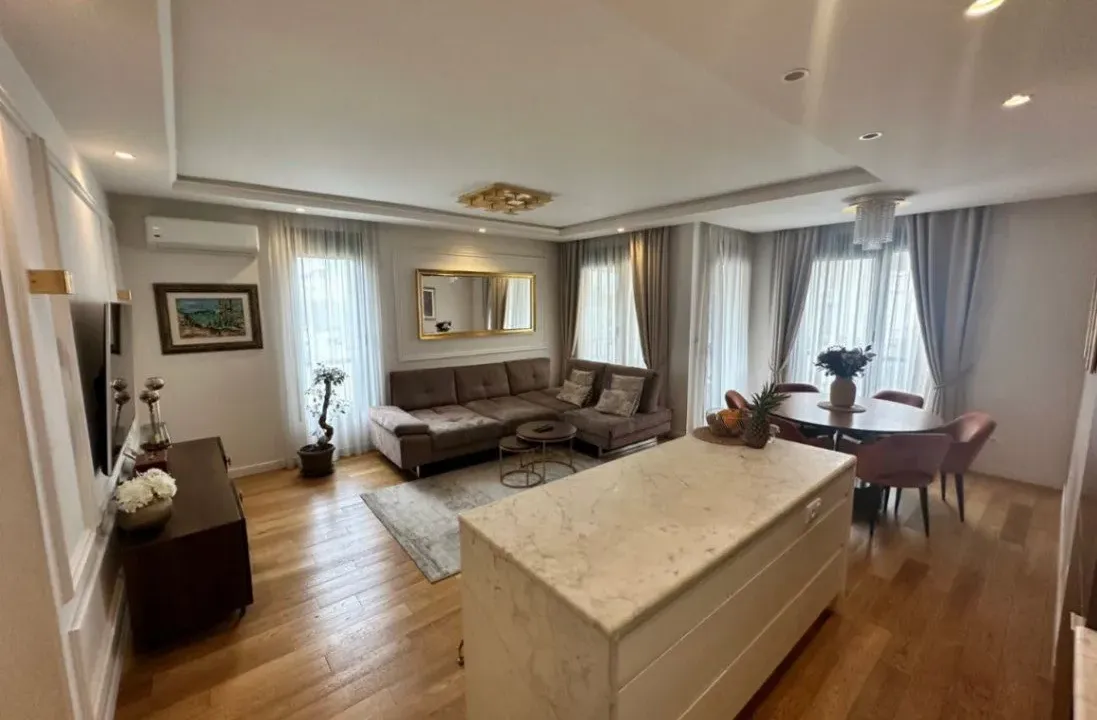 Prodaja, dvosoban stan, 74m², Blok 9, Podgorica