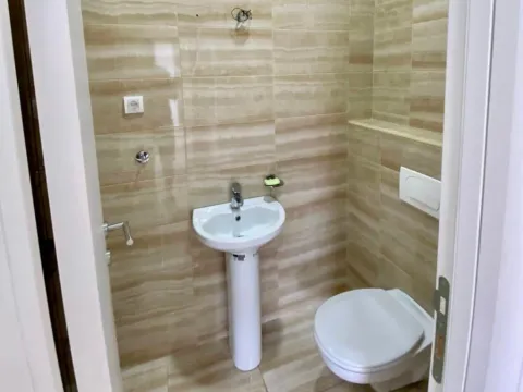 Izdavanje, poslovni prostor, 21m², Ljubović, Podgorica - image 7