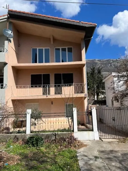 Prodaja, kuća, 130m², Bar, Crna Gora