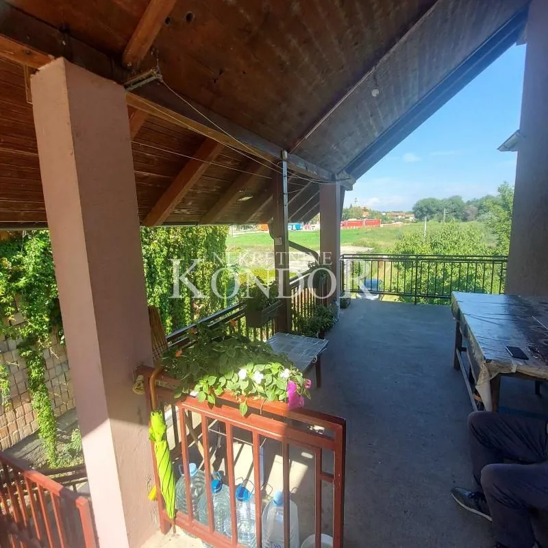 Prodaja, kuća, 250m², Stari Banovci, Stara Pazova