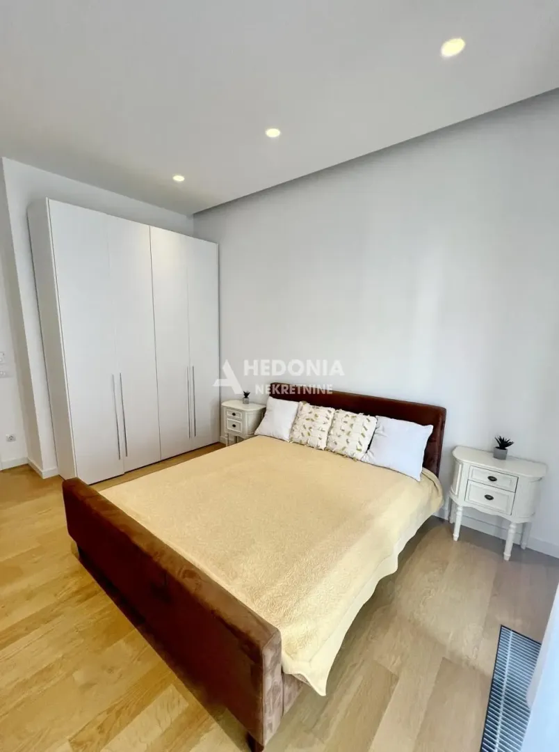 Izdavanje, trosoban stan, 205m², Novi Beograd Blok 65, Novi Beograd Sve Podlokacije