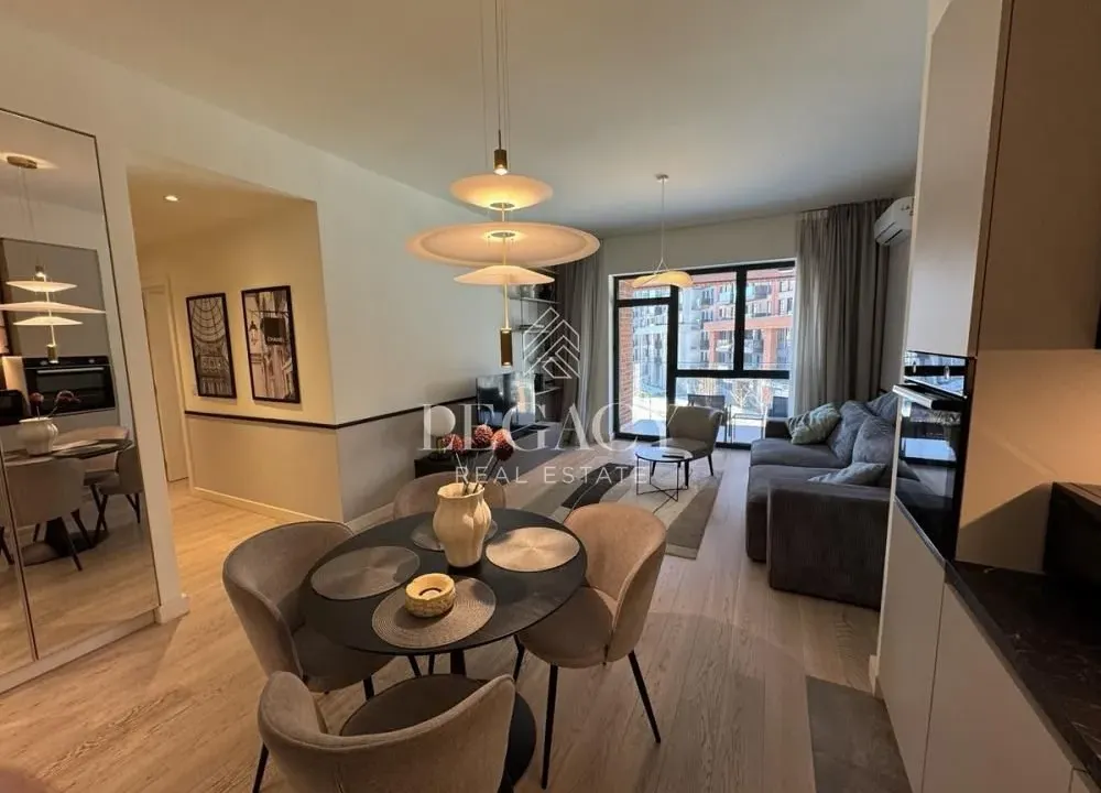 Izdavanje, trosoban stan, 80m², Savski Venac, Beograd