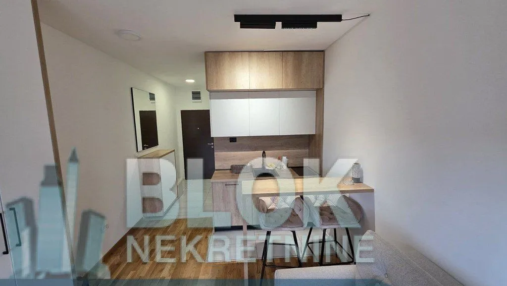 Rent, studio apartment, 30m², Stari Aerodrom, Podgorica