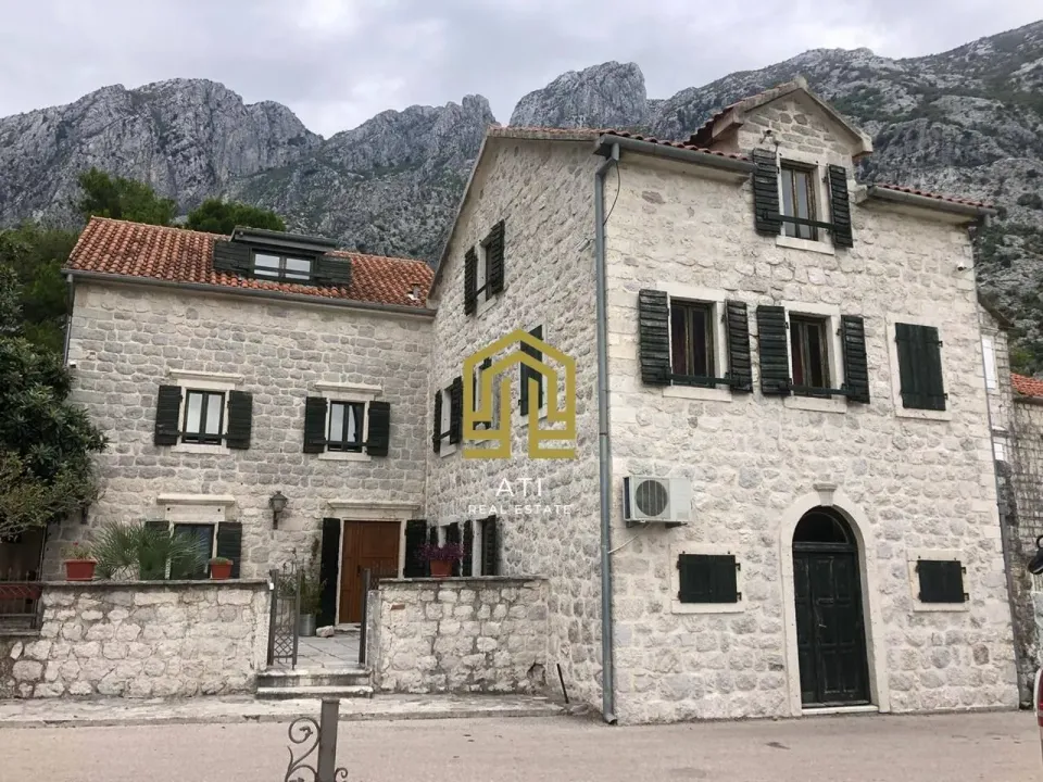 Sale, house, 180m², Orahovac, Kotor